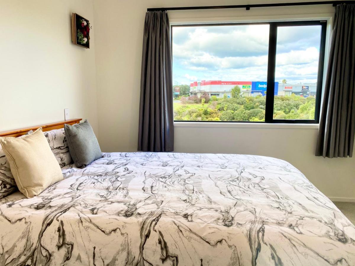 Stunning Townhouse - Walking To Botany Shopping Center Auckland Exterior foto