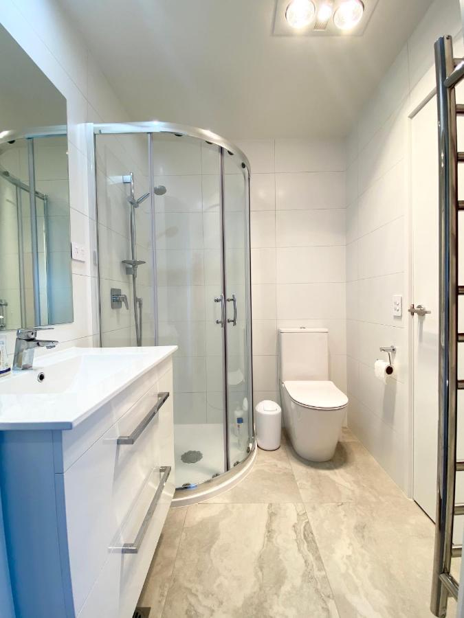 Stunning Townhouse - Walking To Botany Shopping Center Auckland Exterior foto
