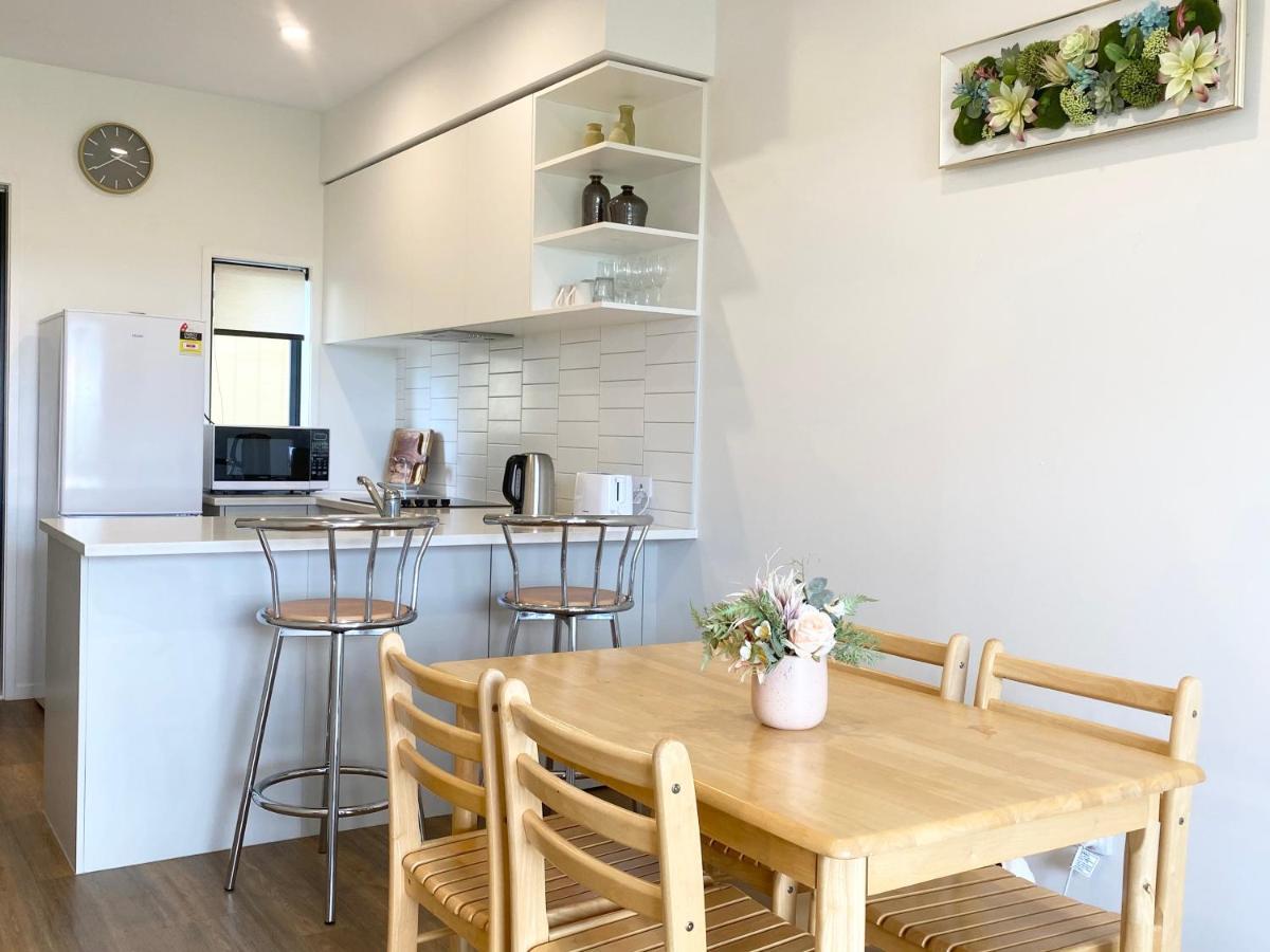 Stunning Townhouse - Walking To Botany Shopping Center Auckland Exterior foto